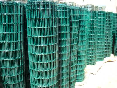 Green PVC coated welded euro fence mesh rolls in stock