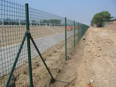 Euro fence used as road fence protects pedestrian safe