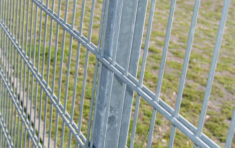 Galvanized 868 double wire fence
