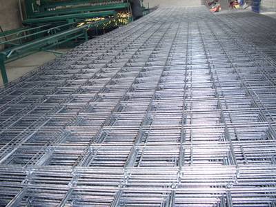 Galvanized welded wire mesh panels in workshop
