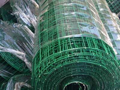 Heavy type light-green PVC coated welded wire mesh rolls packaged in plastic film