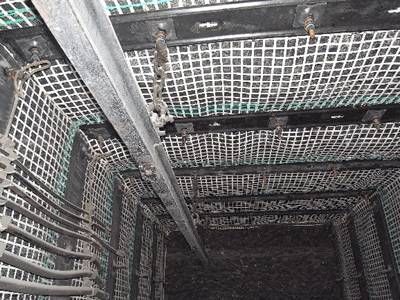 Steel plastic composite mesh is installed on the roof and sidewall of mine roadway.