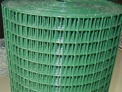Green PVC coated square welded wire mesh roll on the floor