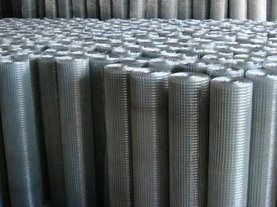 Galvanized welded wire rolls in ware house 1